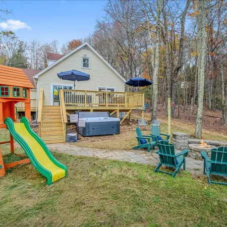 Poconos Waterfront Retreat Kayaks Hot Tub