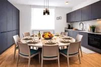 Spacious Design Retreat for Groups & Families - Apartments