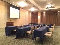 Blue Port Hotel Kitakyushu Airport - parking