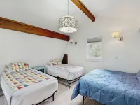 Hand-built Girdwood Cottage Near Alyeska Daylodge Hotels near Ted's Express