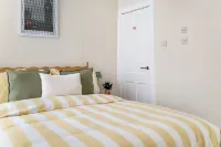Cosy 1BR by Calton Hill & Royal Mile - مطابخ