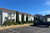 Quality Inn Plainfield I-395 - parking