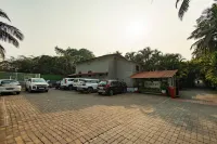 Majestic Beach Comforts - parking