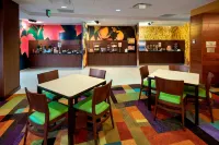 Fairfield Inn & Suites Syracuse Carrier Circle - breakfast