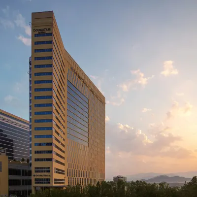 دبل تري من هيلتون مدينة الفجيرة Hotels near Lulu Mall Fujairah