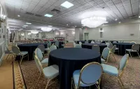 Red Roof PLUS+ Woodbridge - Carteret - Pet friendly