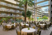 DoubleTree Suites by Hilton Phoenix - breakfast