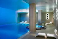 Lingfield Park Marriott Hotel & Country Club - С бассейном