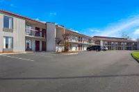 Red Roof Inn & Suites Monroe, NC - 2-Star
