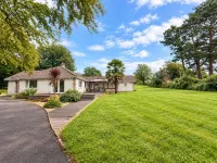 Luxury 4BR 3Bath Villa With Games Room and Garden -  Privatzimmer