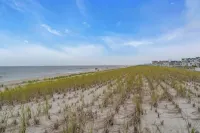 Normandy Beach! Phenomenal Ocean Block Location - 3-Star