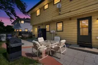 A Quiet Escape Minutes From Downtown Milwaukee 3 Bedroom Duplex - 4 estrellas