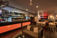 Two Chefs Inn - Bar