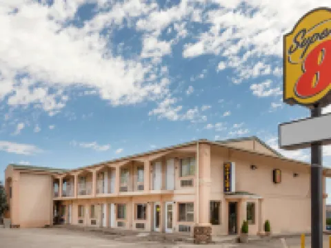 Super 8 by Wyndham Evanston Hoteles en Evanston