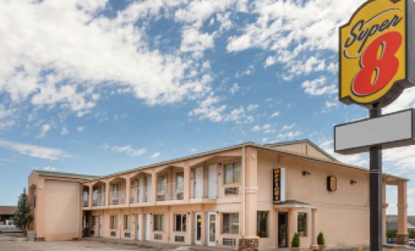 Super 8 by Wyndham Evanston