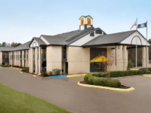 Super 8 by Wyndham Ruston ラストンのホテル