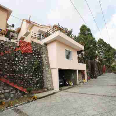 OYO 22303 ROOPANSHI COTTAGE Hotel Exterior