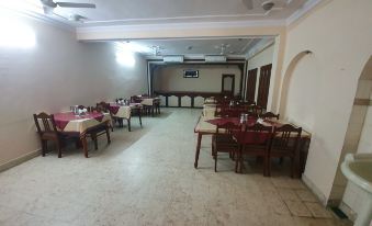 Hotel Rathore Lodge & Restaurant