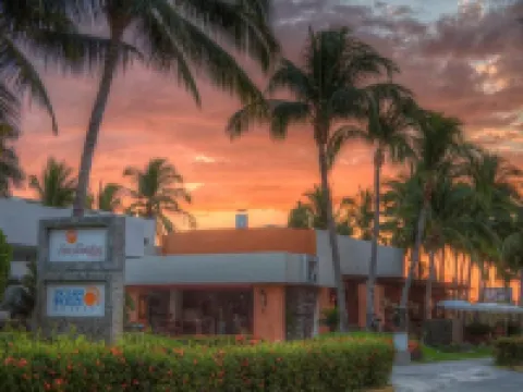 Ocean Breeze Acapulco Hotels near Acapulco International Airport