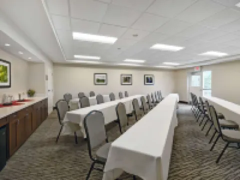 Comfort Inn & Suites Hotels in Wilton