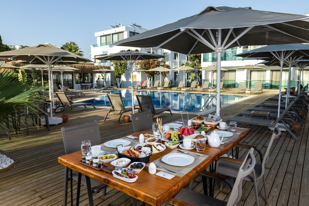 Yalıpark Beach Hotel