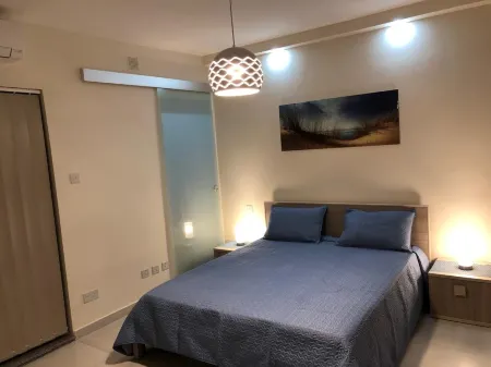 Sea View 2 Bed Apartment Close to Beach Hpi7738 Отели в г. Marsaskala