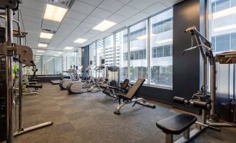 Downtown Dallas CozySuites with Roof Pool, Gym #10