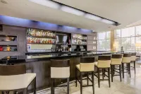 Embassy Suites by Hilton Newark Airport - bar