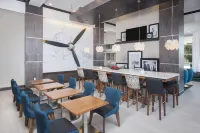 Hampton Inn & Suites LAX El Segundo