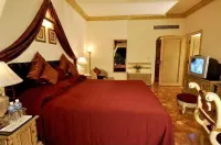 Golden Palms Hotel and Spa Bangalore Hôtels à : Nelamangala