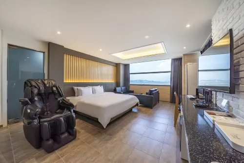 Oido the Bay 21 Tourist Hotel - พร้อมอาหารเช้า
