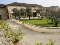 Villa San Biagio Отели в г. Бреганце