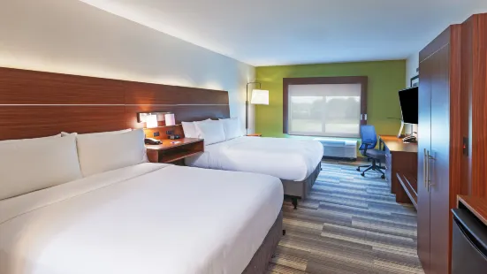 Holiday Inn Express & Suites Tulsa South - Woodland Hills