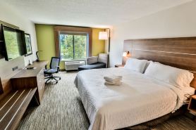 Holiday Inn Express & Suites DICKSON by IHG