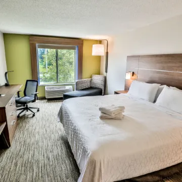 Holiday Inn Express & Suites DICKSON by IHG