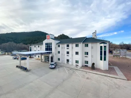 Econo Lodge Отели рядом с достопримечательностью «Black Hills Putt 4 Fun»