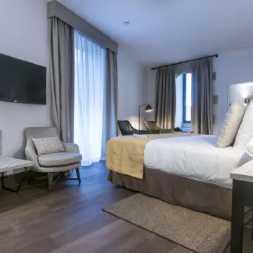 Parador de Lleida Hotels near Lleida Pirineus Railway Station