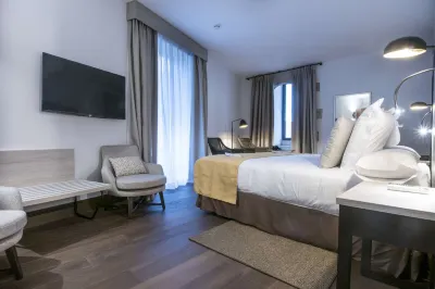 Parador de Lleida Các khách sạn gần Casa Dels Gegants