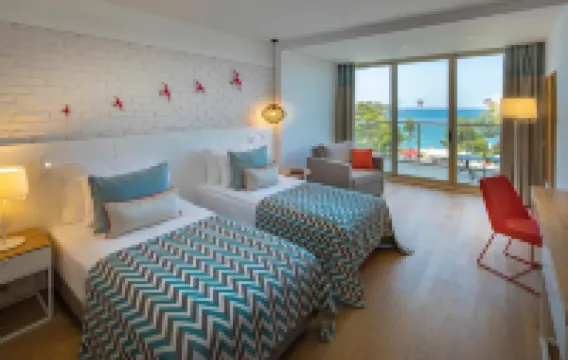 Akra Kemer
