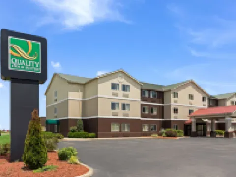 Quality Inn & Suites Hotels in Ferdinand