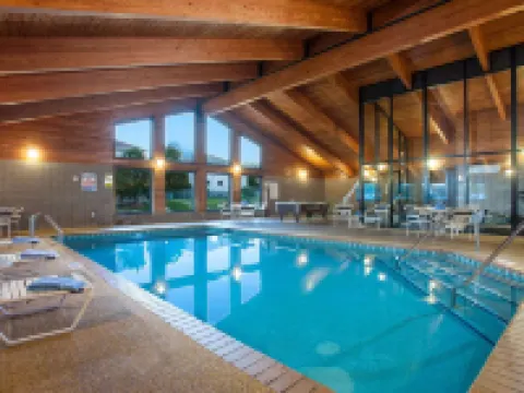 AmericInn by Wyndham Mankato Event Center マンケートーのホテル