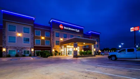 Best Western Plus Dilley Inn  Suites