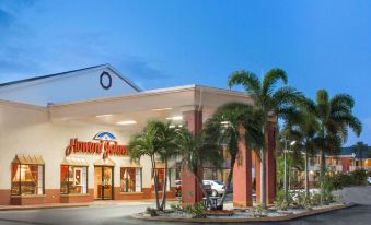 Howard Johnson by Wyndham Ft. Myers FL