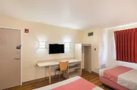 Motel 6 Terrell, TX - Pet friendly