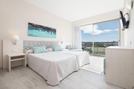 AzuLine Hotel Llevant