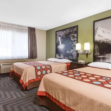 Super 8 by Wyndham LaGrande