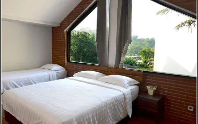 Bale Dikara Hotels in Cigadung