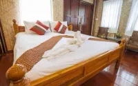 Natura Maerim Resort Hotel a Huai Sai