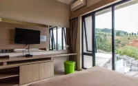 Daily Home Villa Dago Hotels in Cimenyan