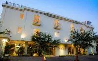 馬尼馬爾亞旅館 普沃薩里住宿飯店